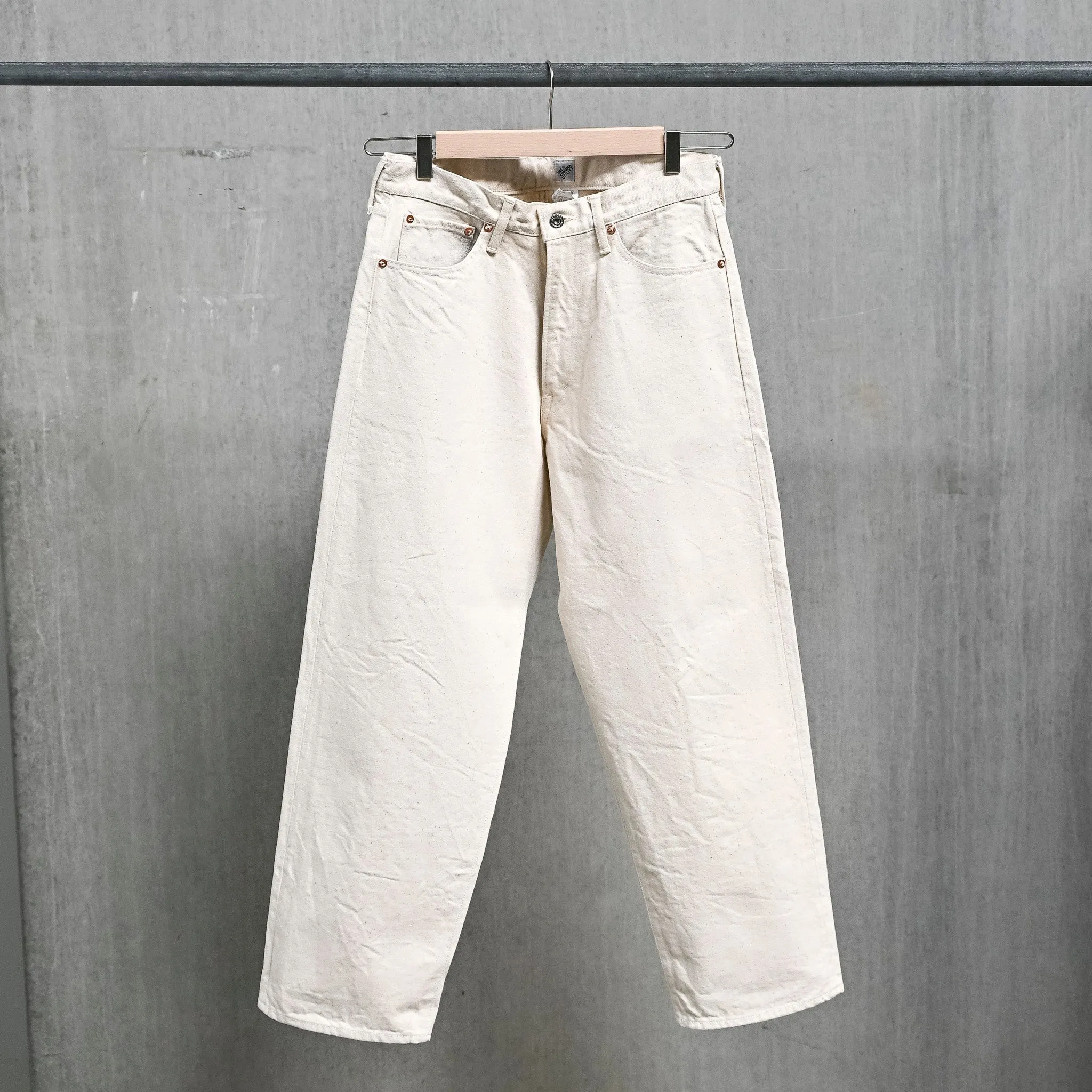 The Corona Utility CP005 - W05 5-Pocket Ecru sold by Frans Boone