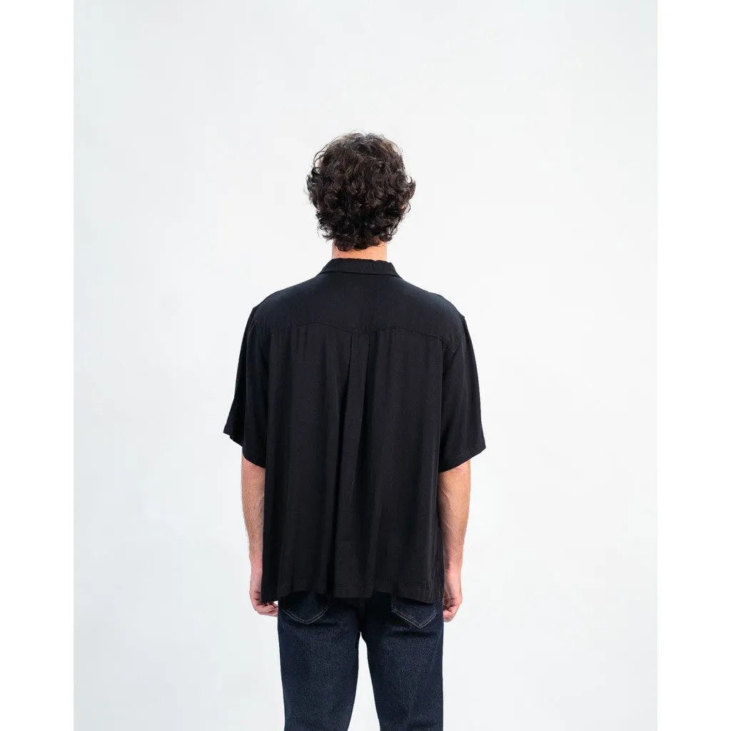 Erigo Short Shirt Pocket Dillon Black - Kemeja Lengan Pendek Rayon Unisex sold by Erigo product image thumbnail 3