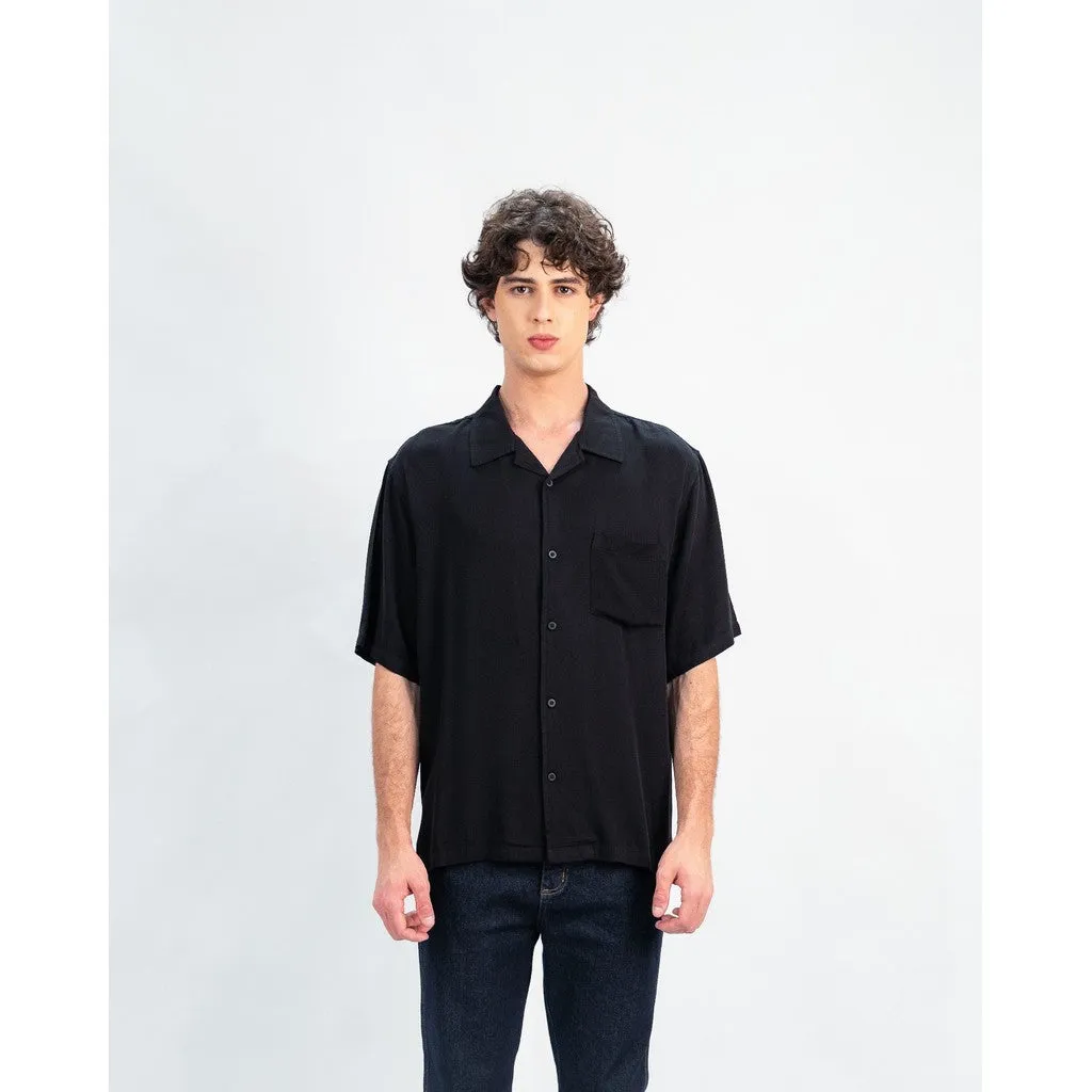 Erigo Short Shirt Pocket Dillon Black - Kemeja Lengan Pendek Rayon Unisex sold by Erigo product image thumbnail 2