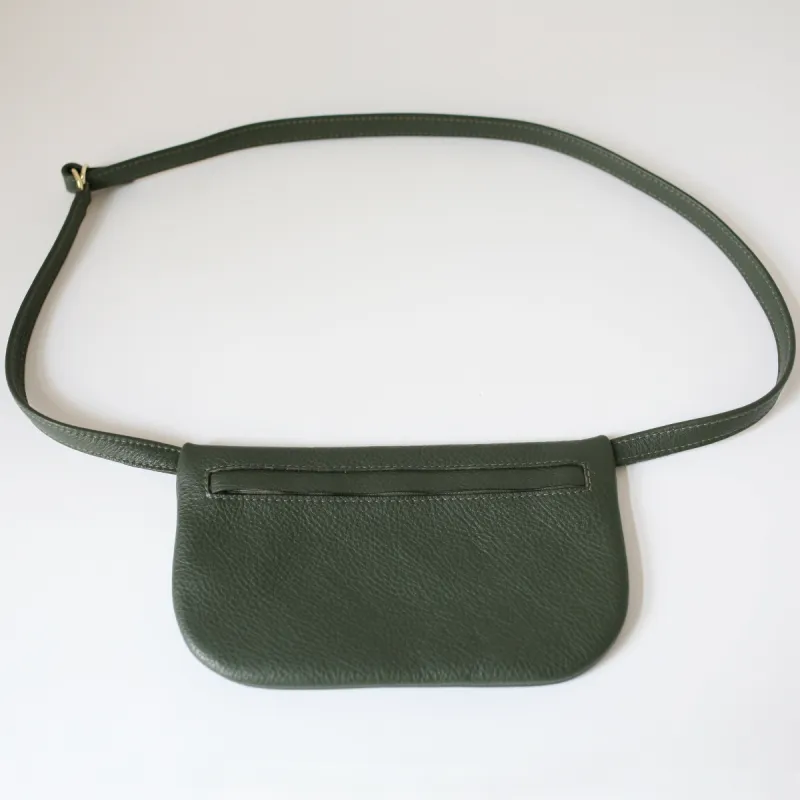 Kleine flache Gürteltasche Lodengrün sold by Alex Bender