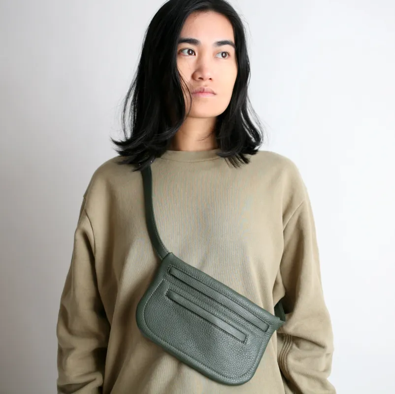 Flache Gürteltasche DOPPELZIP Lodengrün sold by Alex Bender