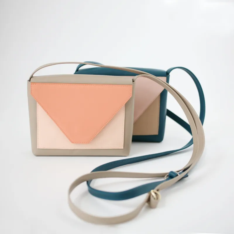 Kleine Handtasche 3TON Dunkelblau / Minze / Blaubeersorbet sold by Alex Bender