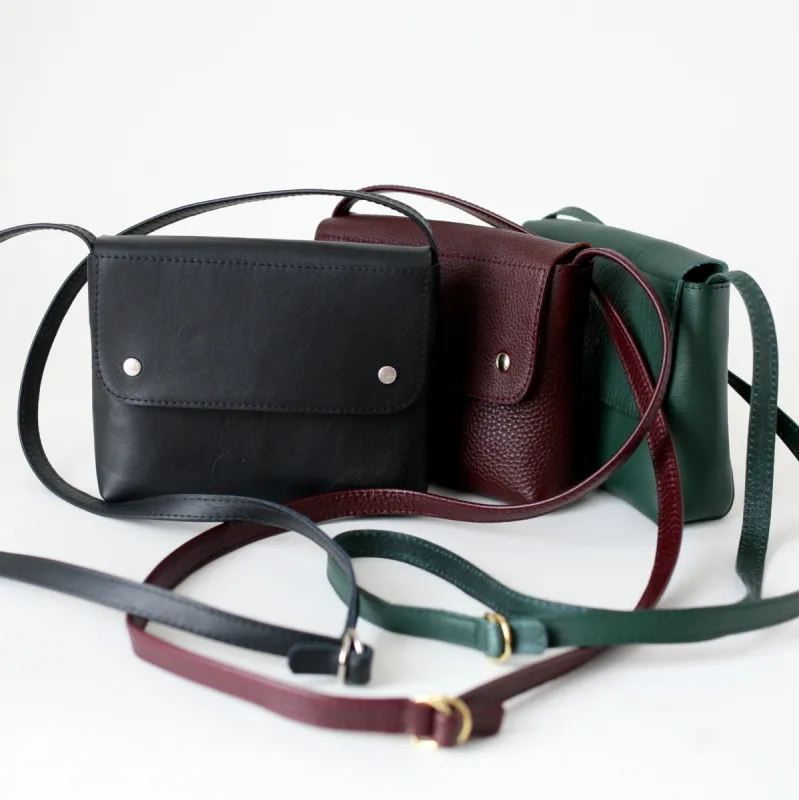 Minimalistische Schultertasche Schwarz sold by Alex Bender