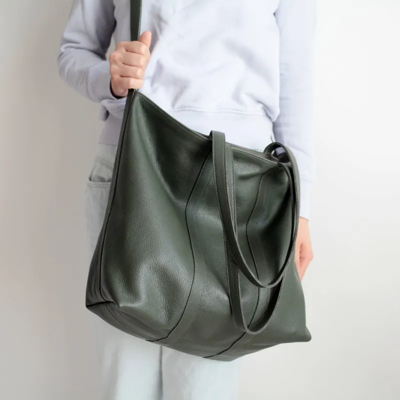 Multifunktionaler Shopper Lodengrün sold by Alex Bender