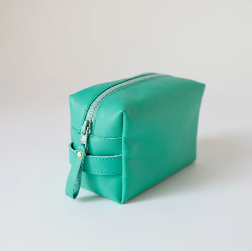 Kosmetiktasche Türkisgrün sold by Alex Bender