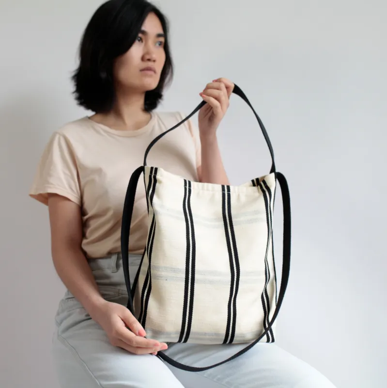 Multifunktionale Stofftasche Natur / Schwarz sold by Alex Bender