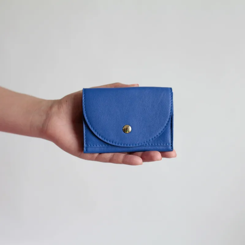 Kleines Portemonnaie Royalblau sold by Alex Bender