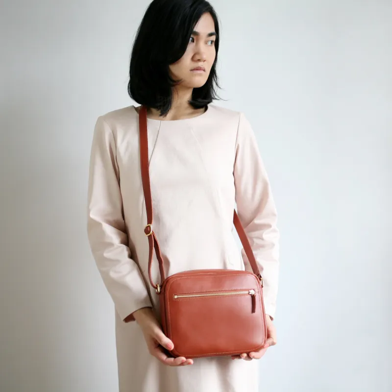 Handtasche ZIP M Kupferbraun sold by Alex Bender