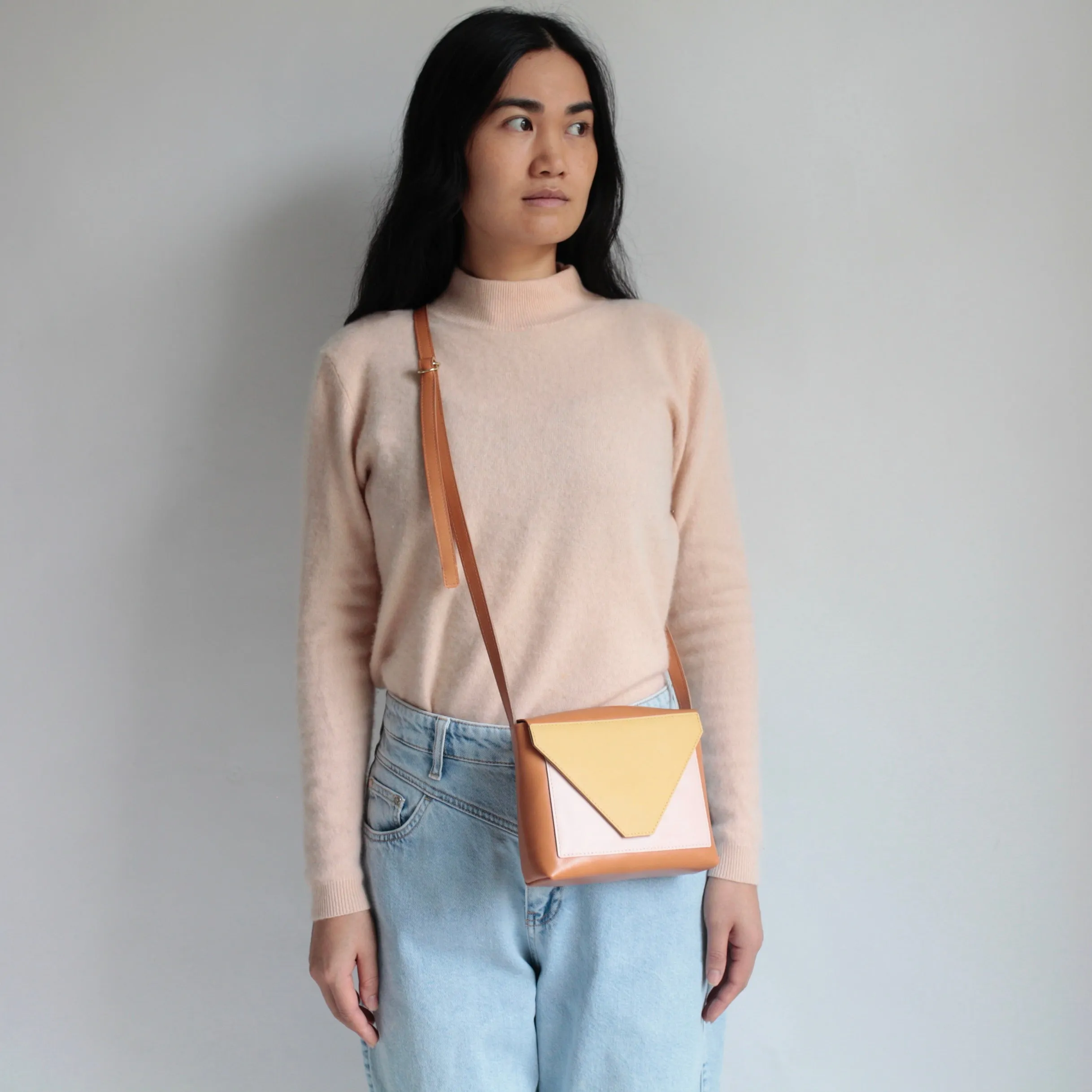 Kleine Handtasche 3TON Camel / Mais / Rose sold by Alex Bender product image thumbnail 2