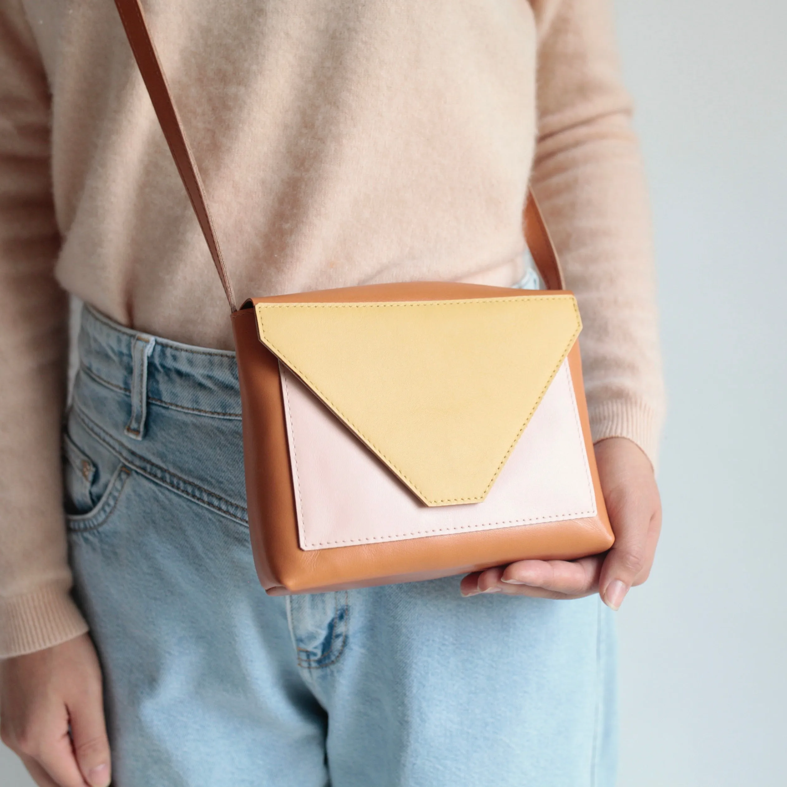 Kleine Handtasche 3TON Camel / Mais / Rose sold by Alex Bender product image thumbnail 4