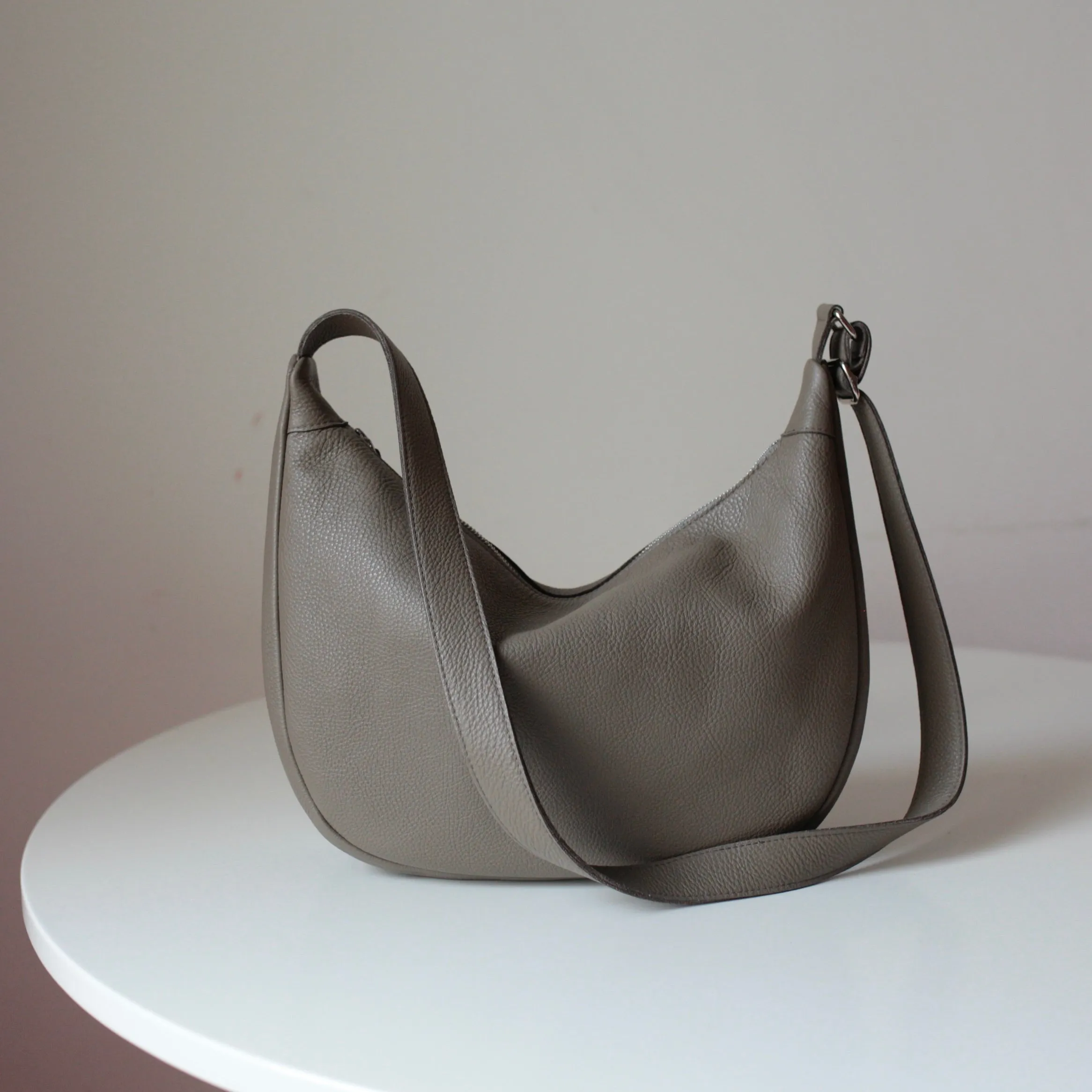 Lederbeutel POUCH Taupe sold by Alex Bender product image thumbnail 3