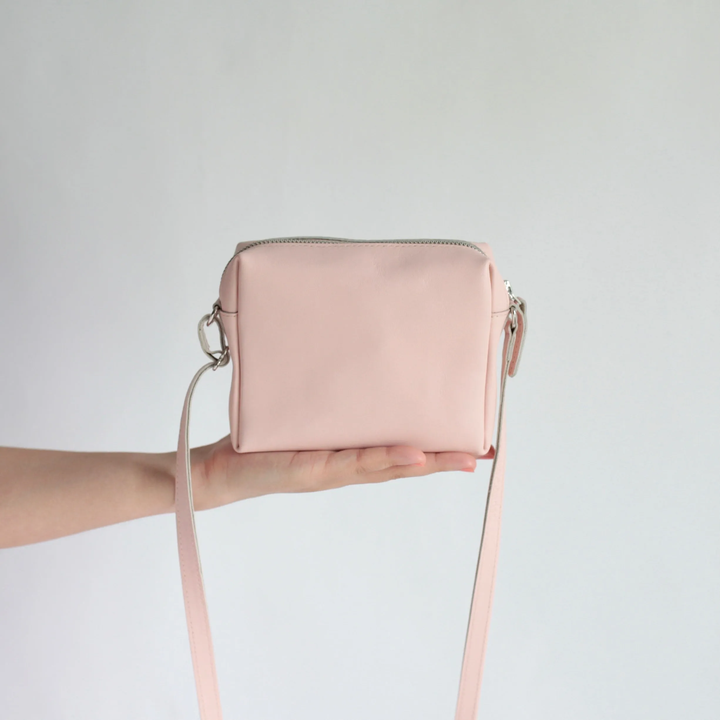 Schultertasche BOX Mini Blush sold by Alex Bender