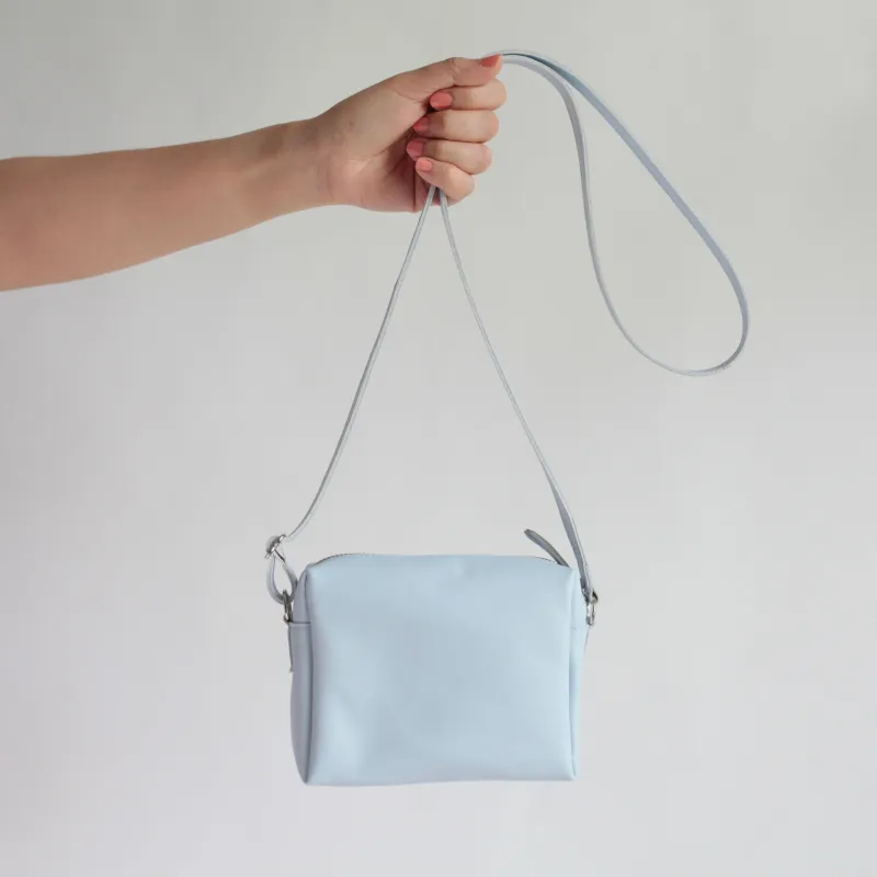 Schultertasche BOX Mini Eisblau sold by Alex Bender
