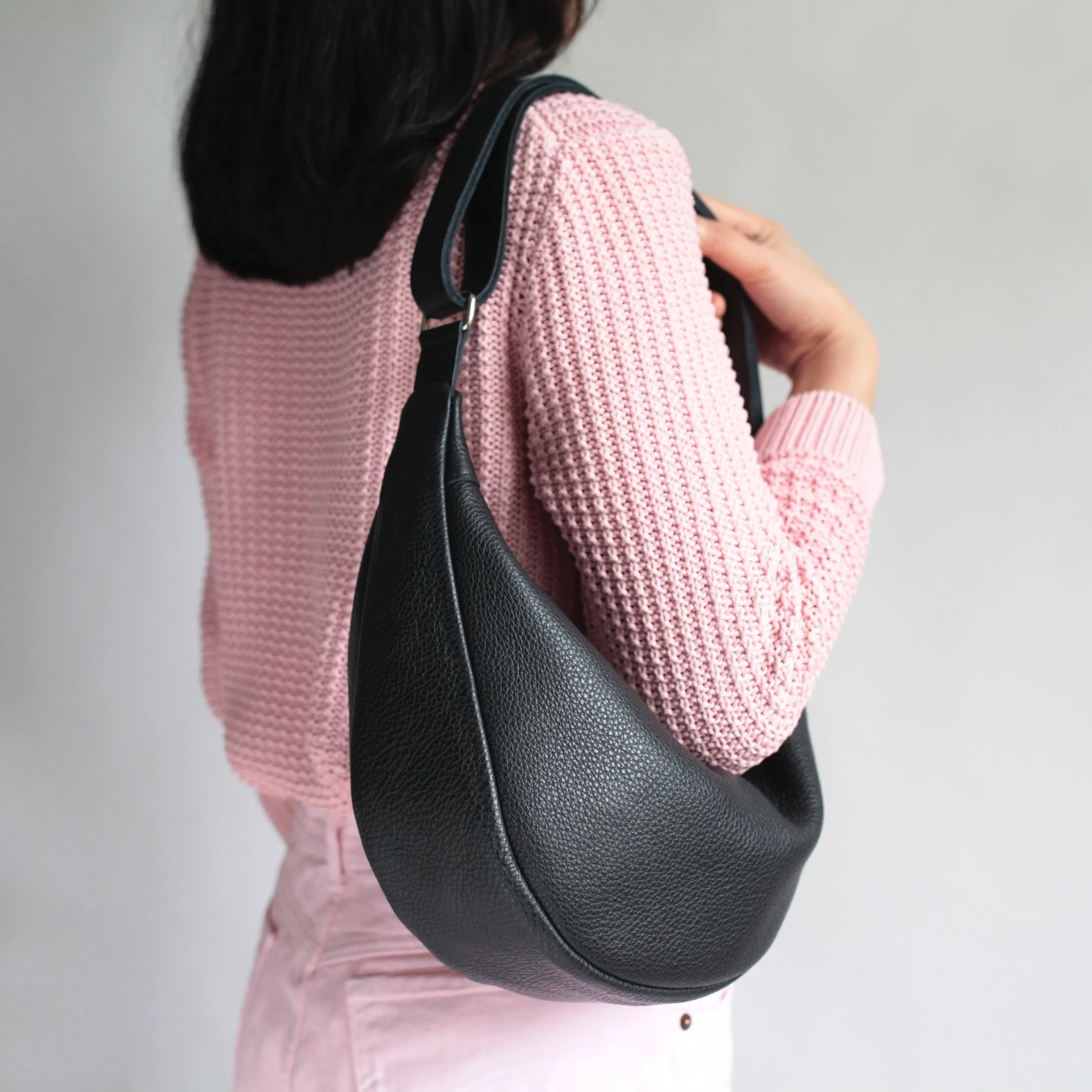 Kleiner Lederbeutel POUCH Schwarz sold by Alex Bender product image thumbnail 2