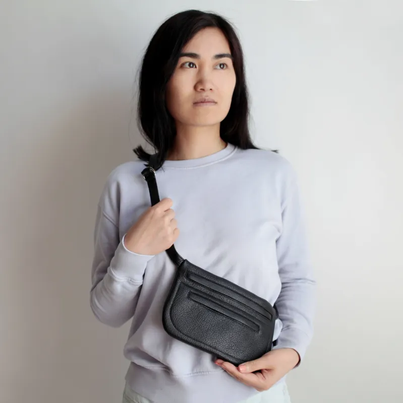 Flache Gürteltasche DOPPELZIP Schwarz sold by Alex Bender