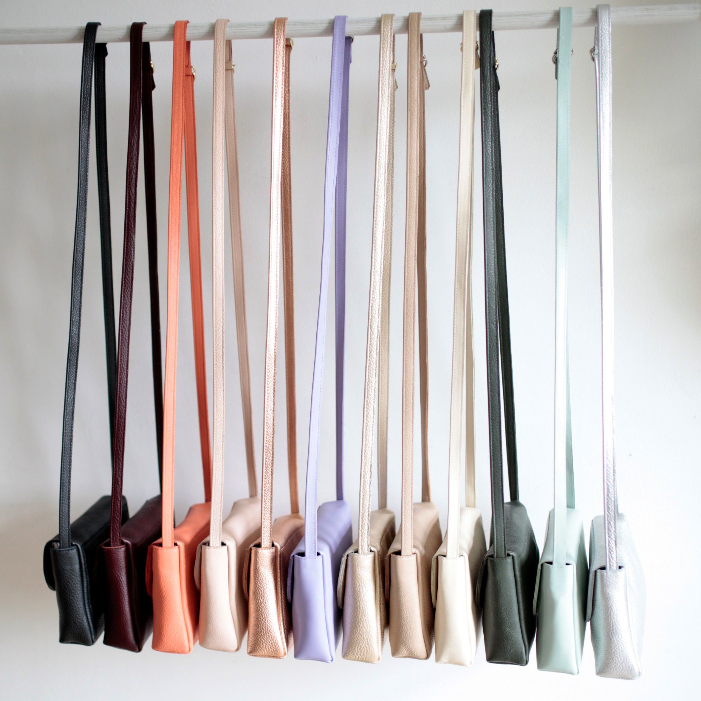 Minimalistische Schultertasche Nude sold by Alex Bender product image thumbnail 3