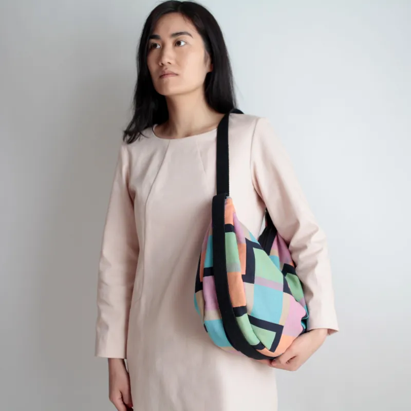 Schultertasche POUCH, Upcycling 90er Decke I sold by Alex Bender