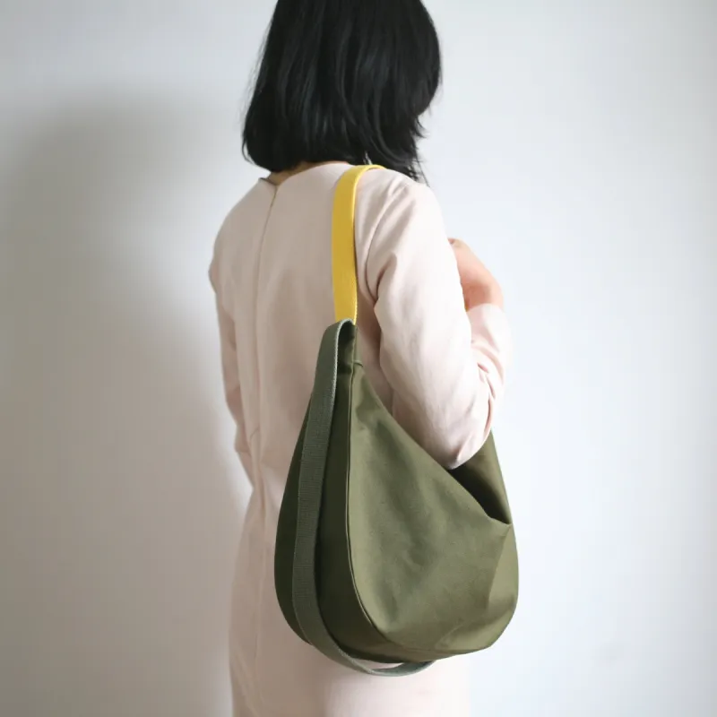 Schultertasche POUCH Biobaumwolle Tanne / Olive / Gelb sold by Alex Bender