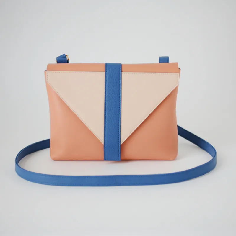 Handtasche ENVELOPE Lachs / Soft Apricot / Kornblumenblau sold by Alex Bender