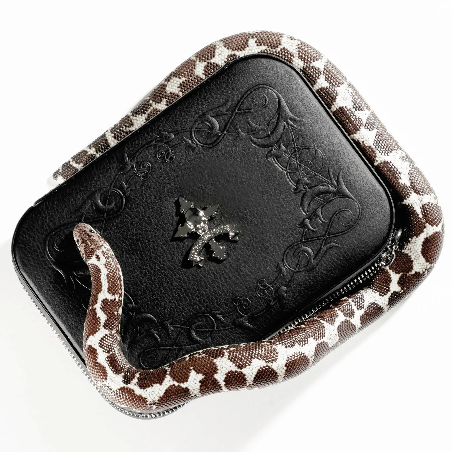 DYT TRAVEL JEWELRY CASE sold by Hard Jewelry product image thumbnail 2