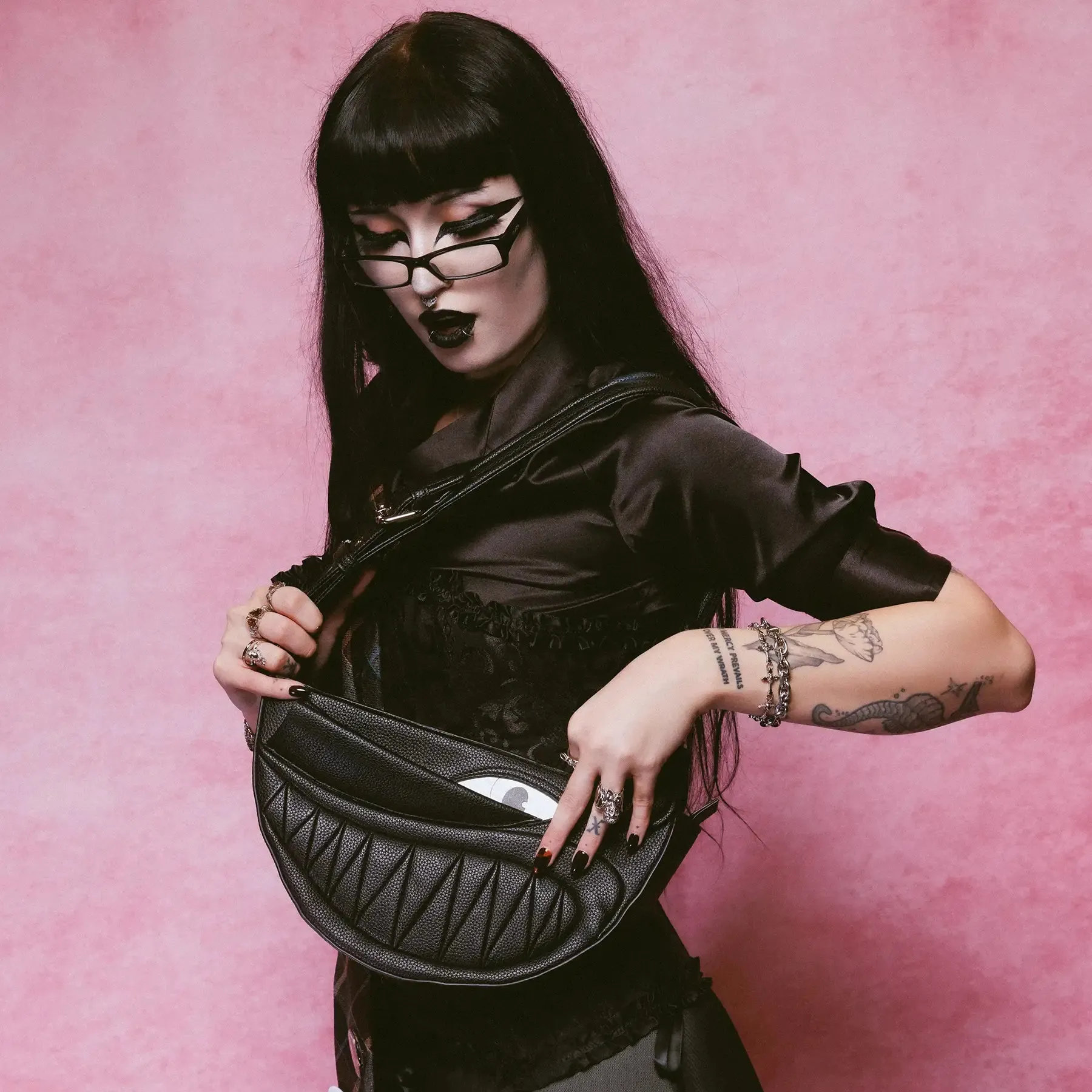 HELLHOUND SHOULDER BAG sold by Hard Jewelry product image thumbnail 4