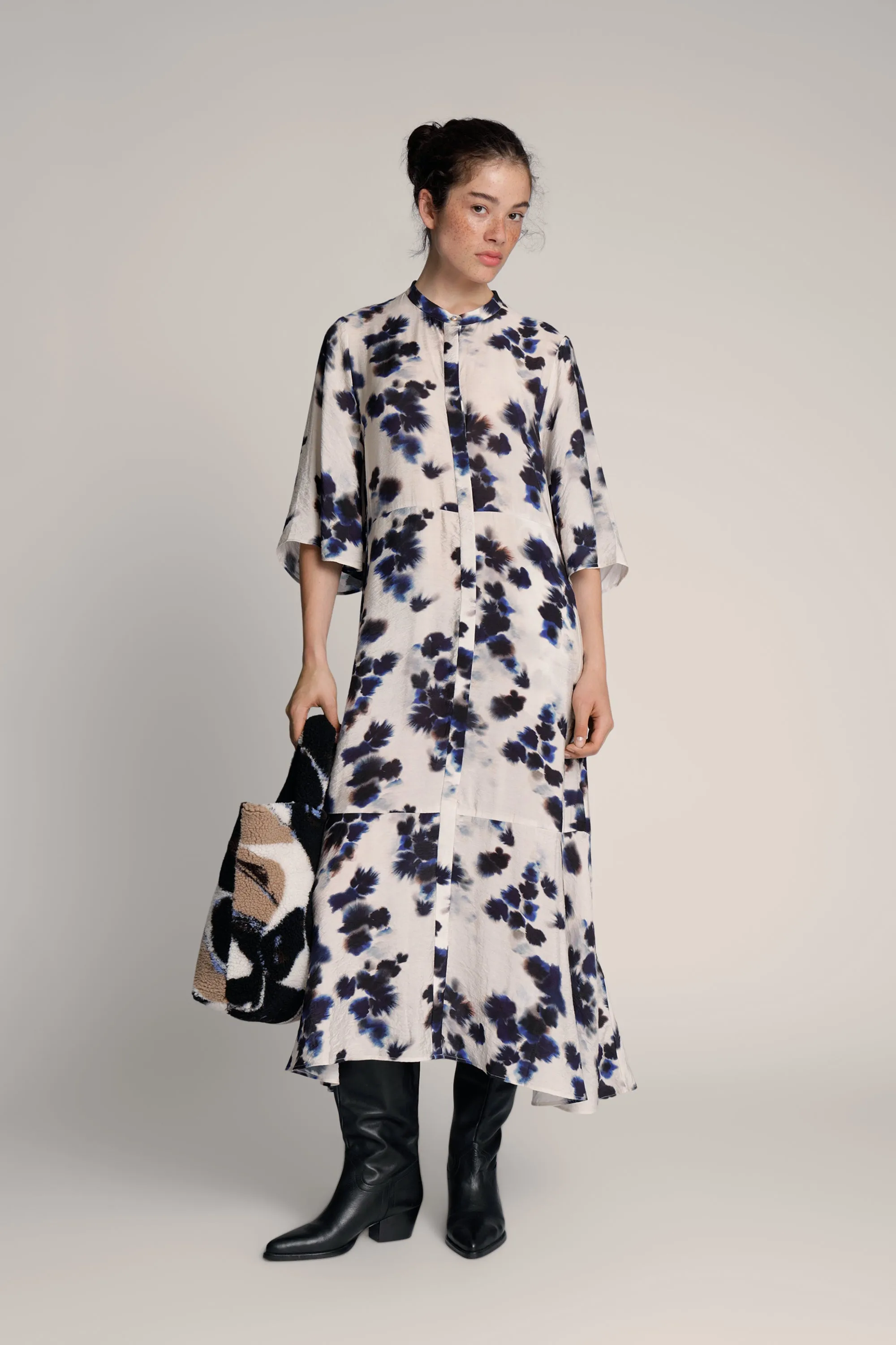 LYSANDER sold by Munthe