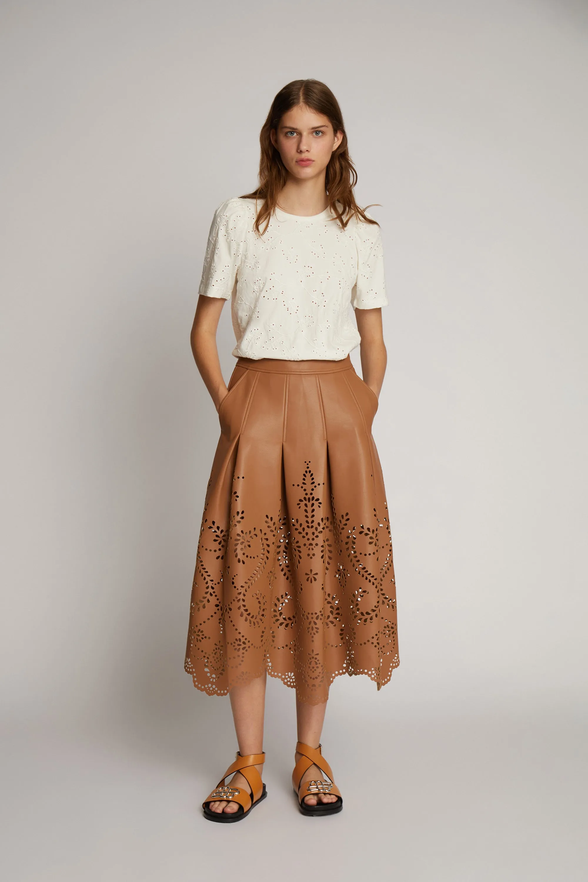 OFRAMA - WHITE sold by Munthe