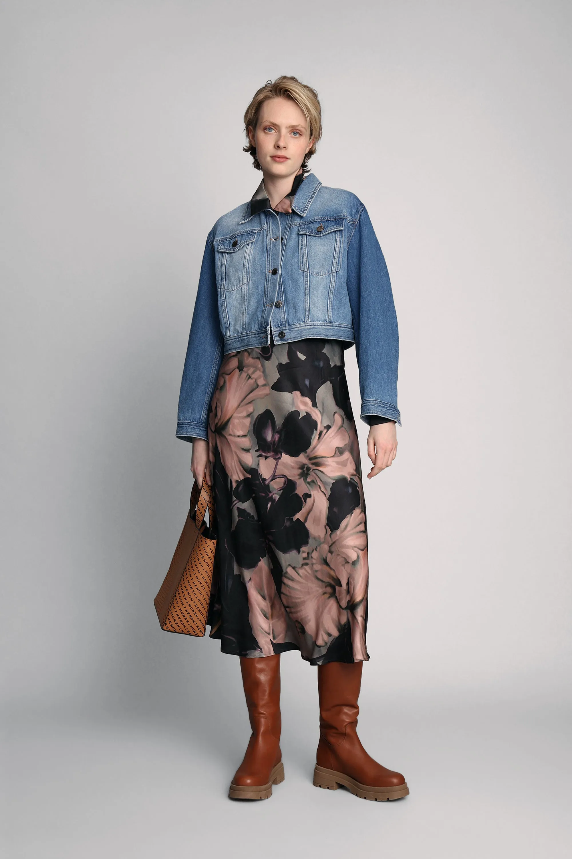 CARSON sold by Munthe