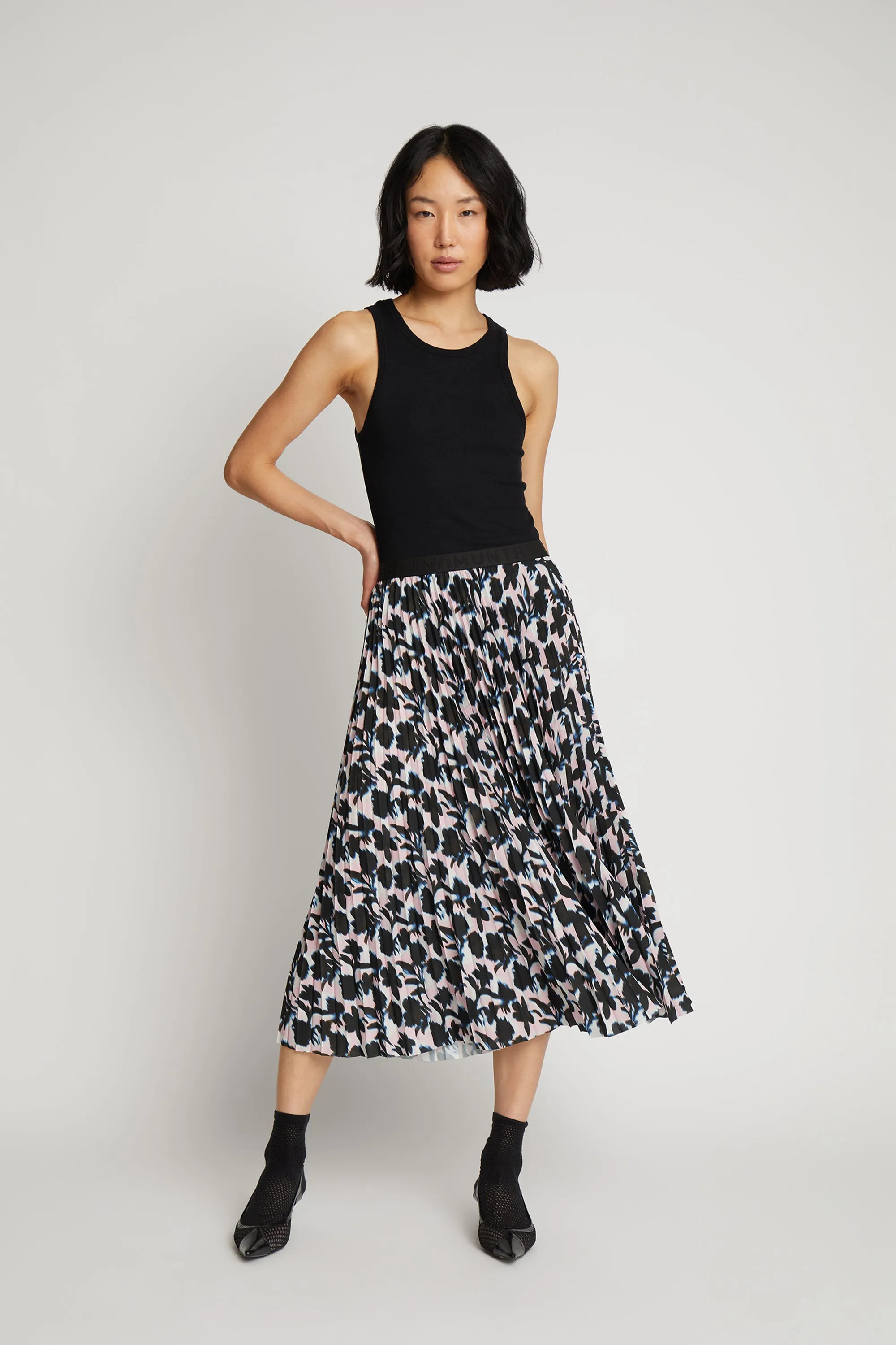 CHARMING - ROSE sold by Munthe