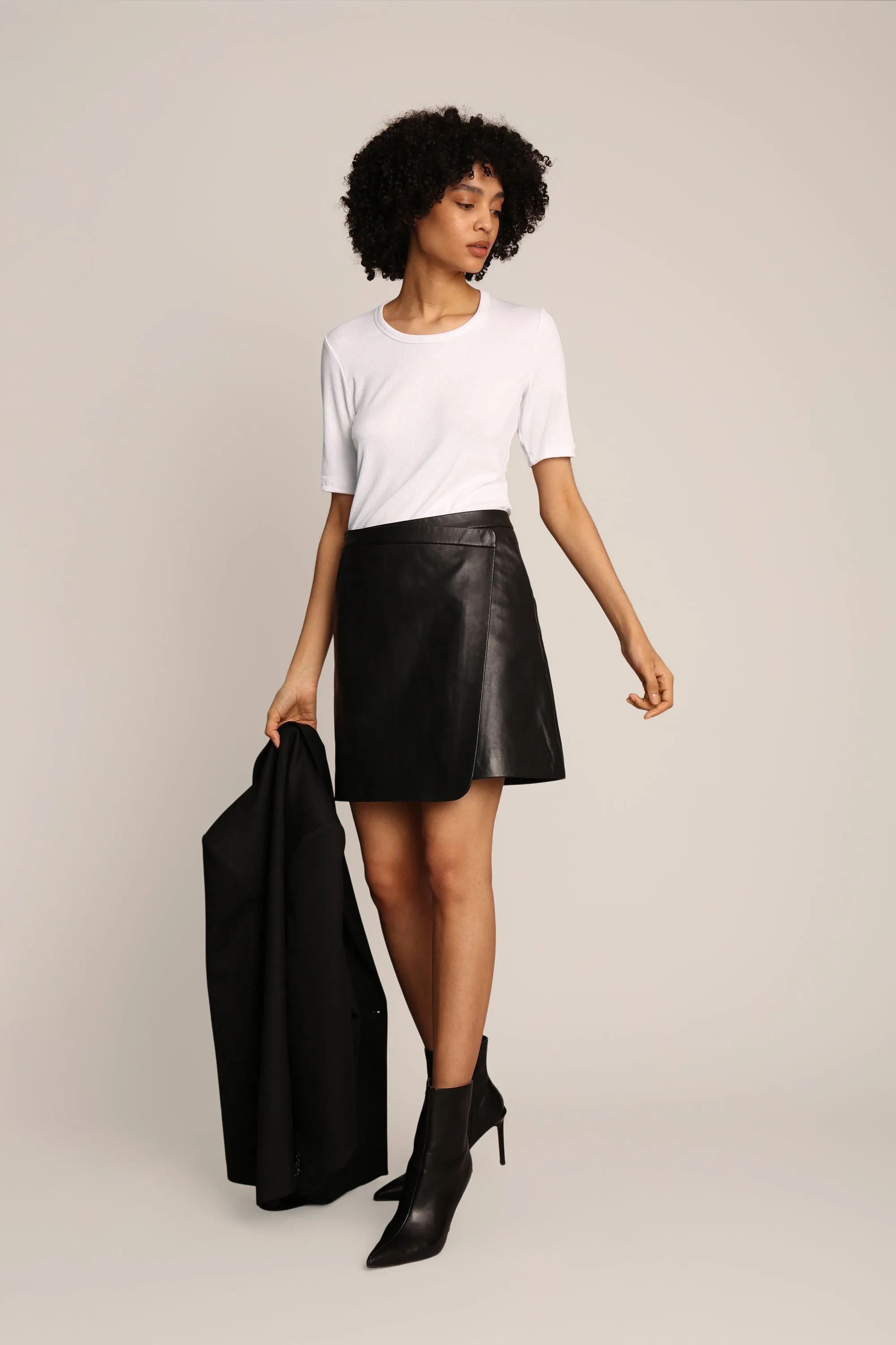 MUTULA - WHITE sold by Munthe