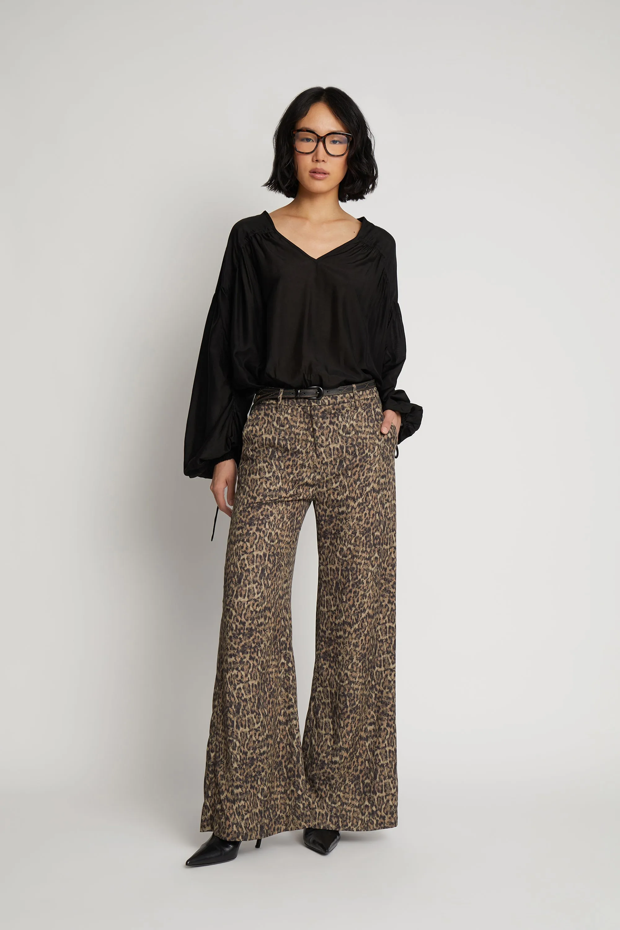 TOMALLY - BLACK sold by Munthe