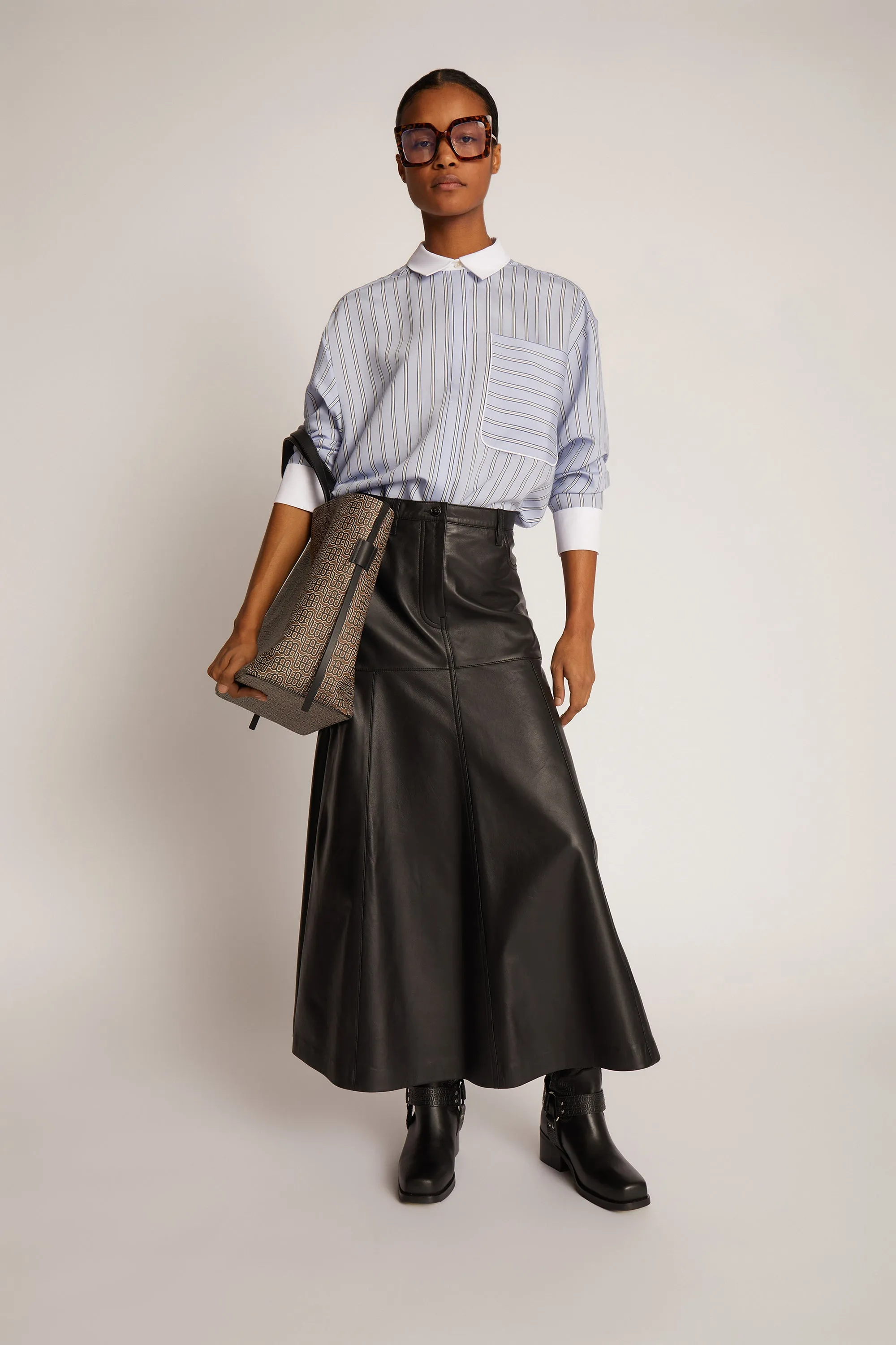 TUXILIMA - LIGHT BLUE sold by Munthe