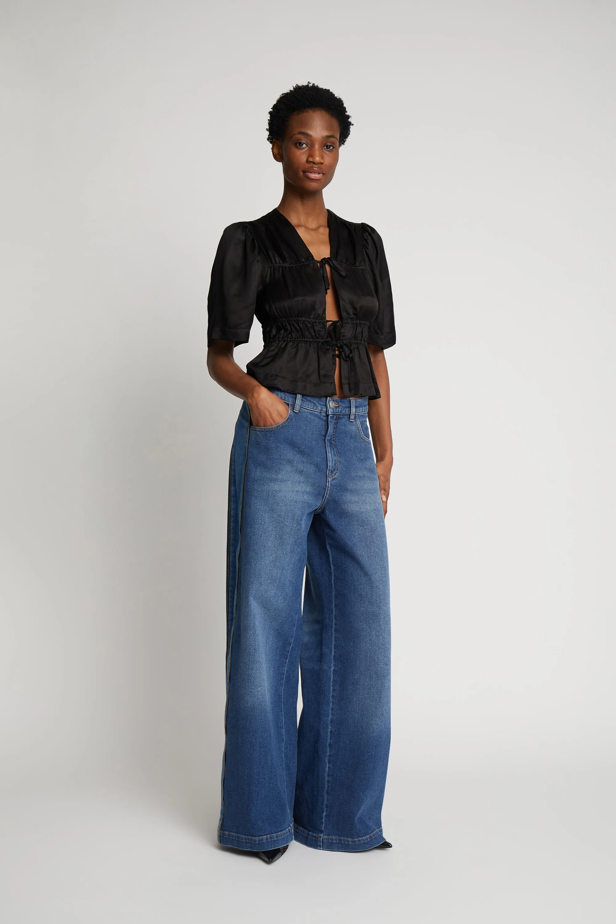 OSH - BLACK sold by Munthe