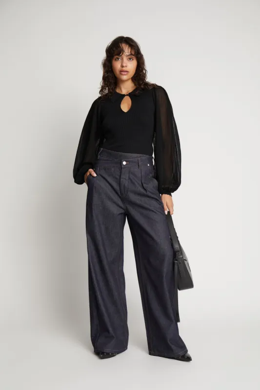 SEENA - BLACK sold by Munthe