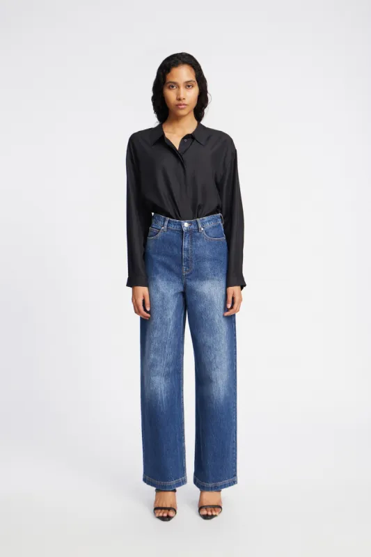 LACUBU - INDIGO sold by Munthe