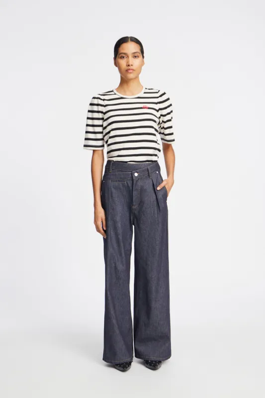 ZIKOLAZ - BLACK sold by Munthe