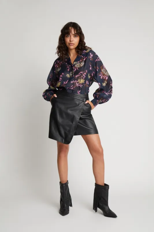 SUSANI - NAVY sold by Munthe