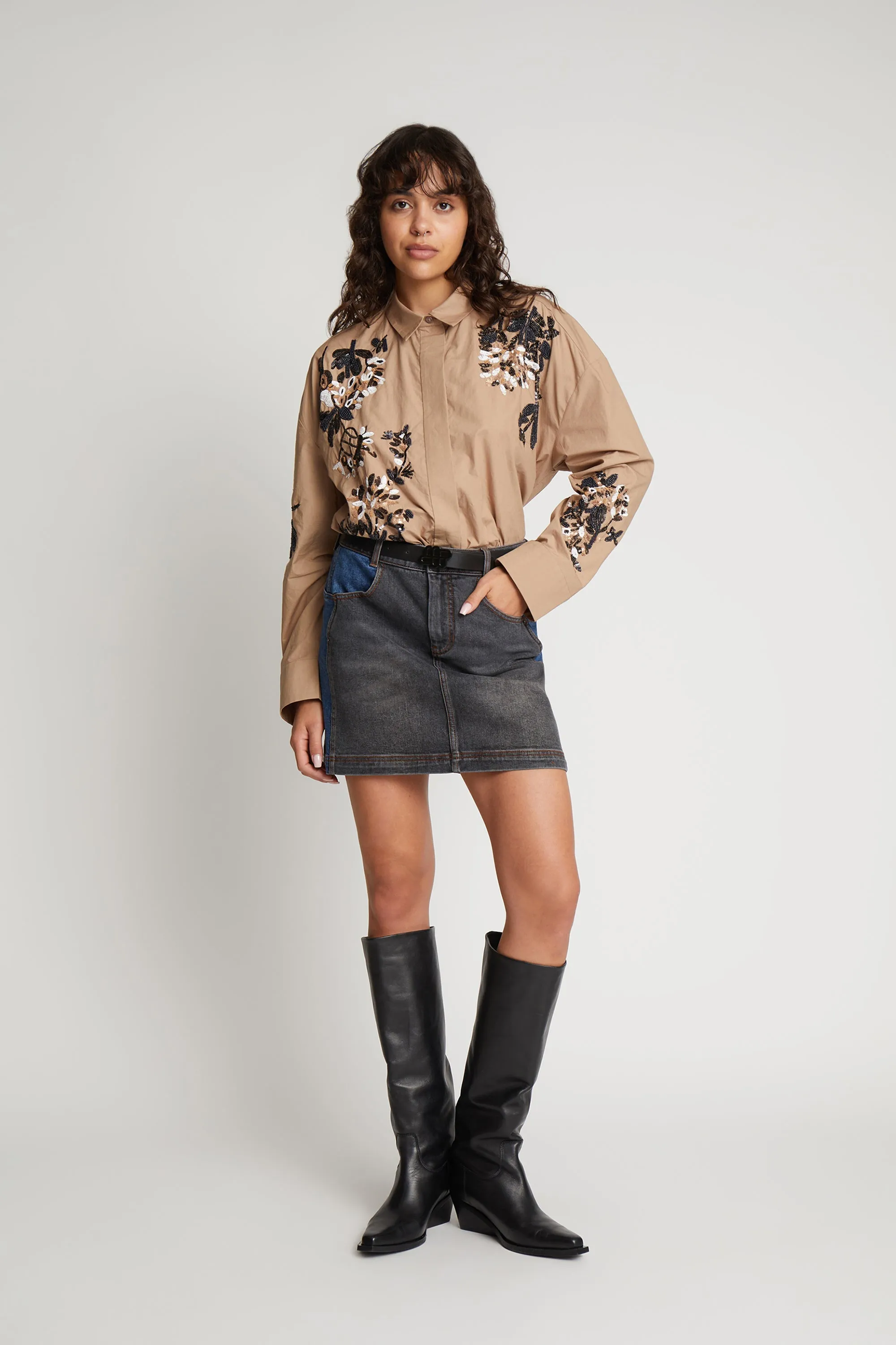 SINGUS - CAMEL sold by Munthe