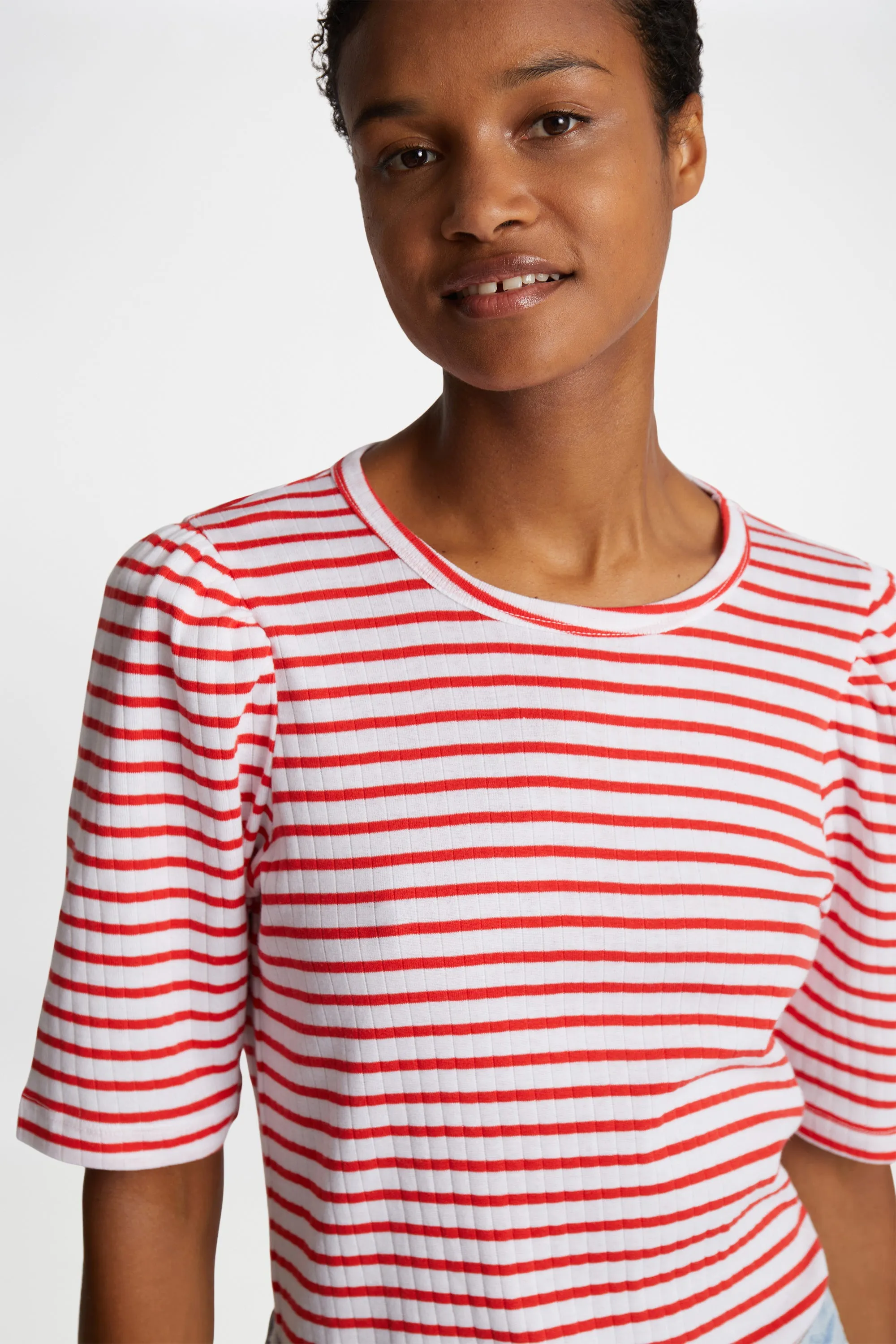 JIKOLAZ - RED sold by Munthe