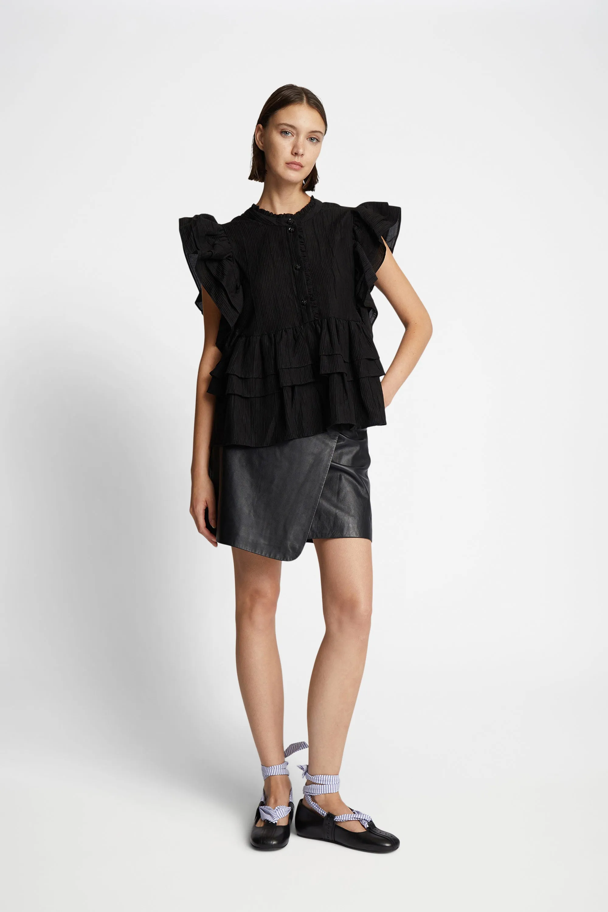 FULTON - BLACK sold by Munthe