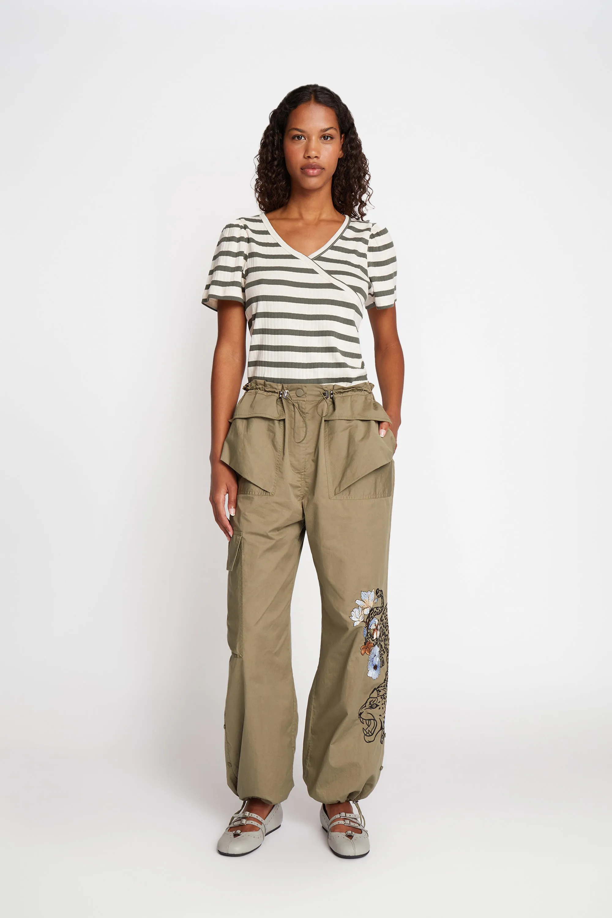 UTE - ARMY sold by Munthe