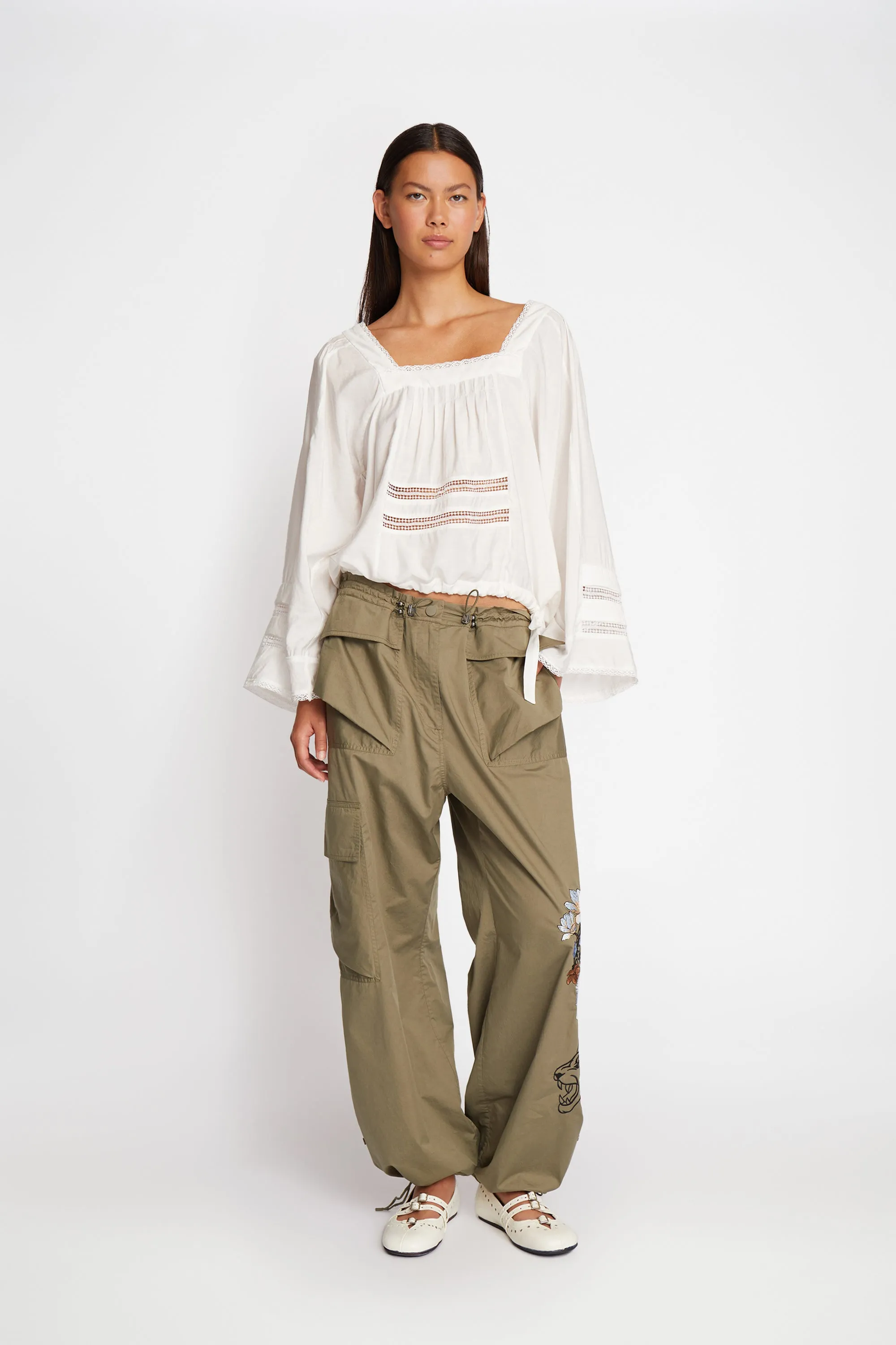 UROSE - WHITE sold by Munthe