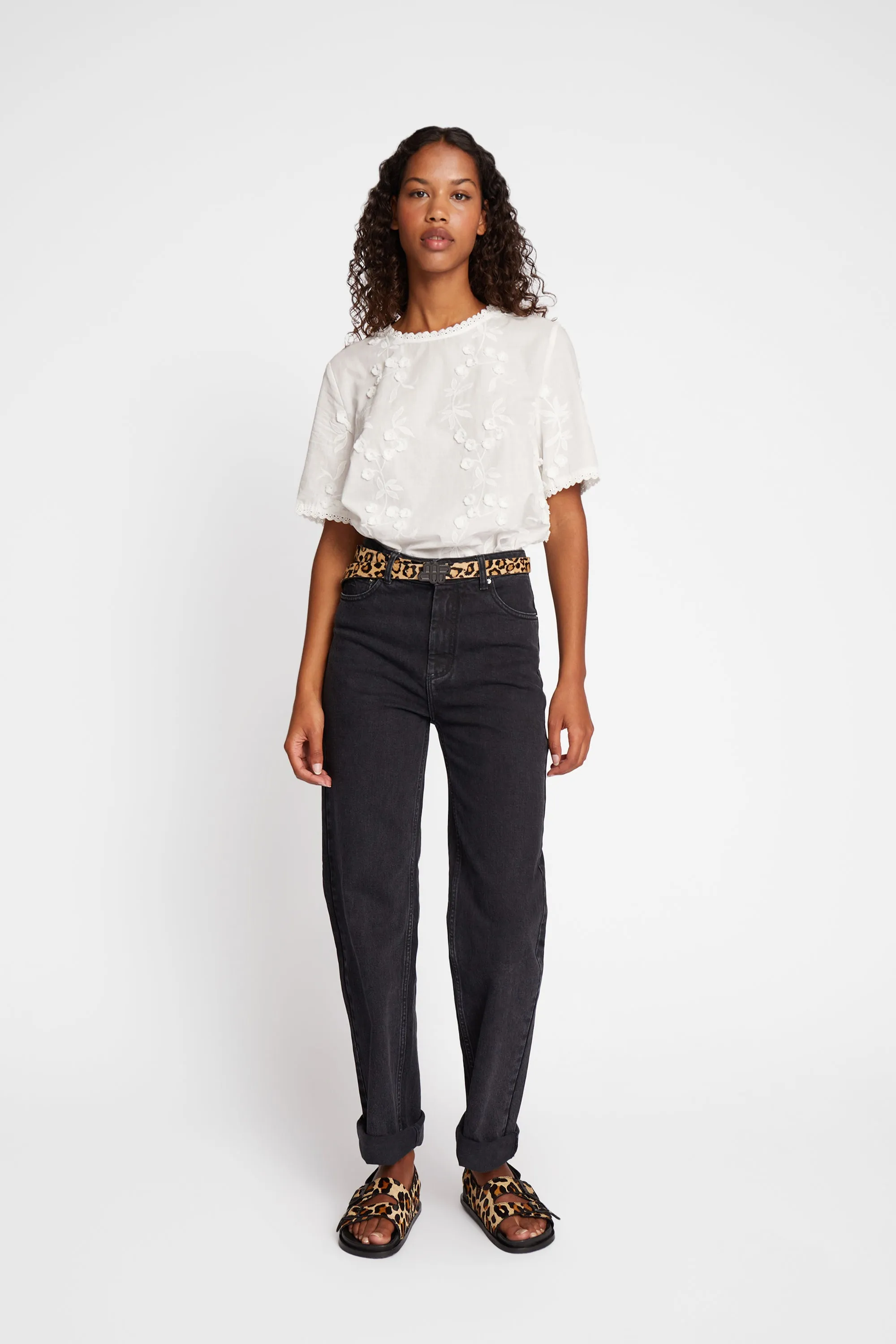 UASTA - WHITE sold by Munthe