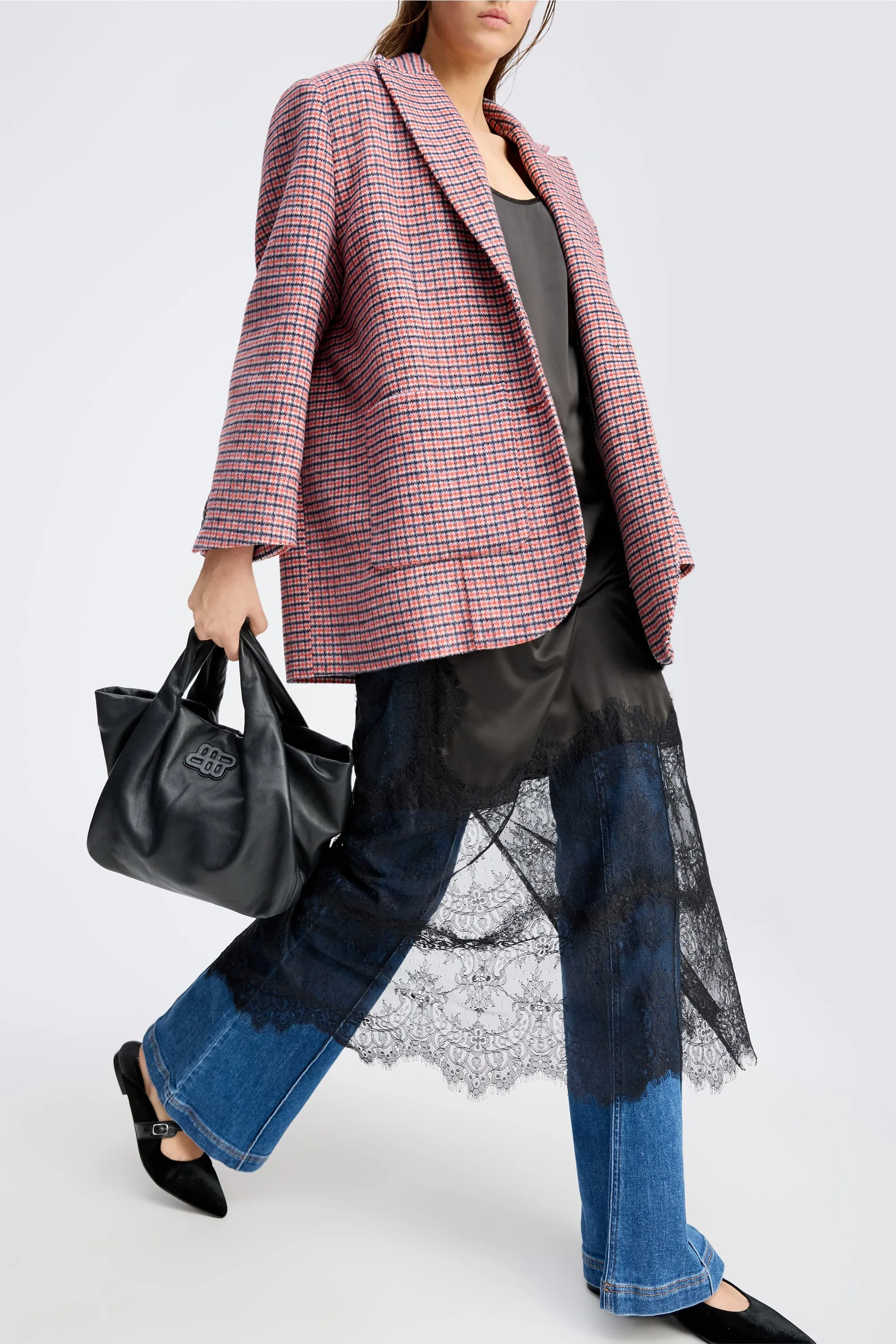 LAZO SLIP - BLACK sold by Munthe product image thumbnail 2