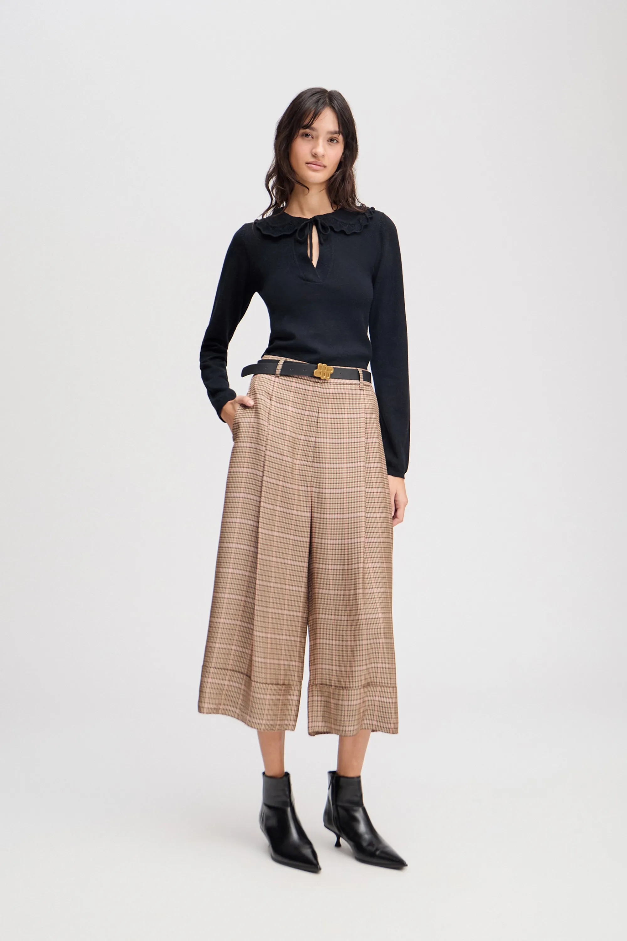 LIVO - BLACK sold by Munthe