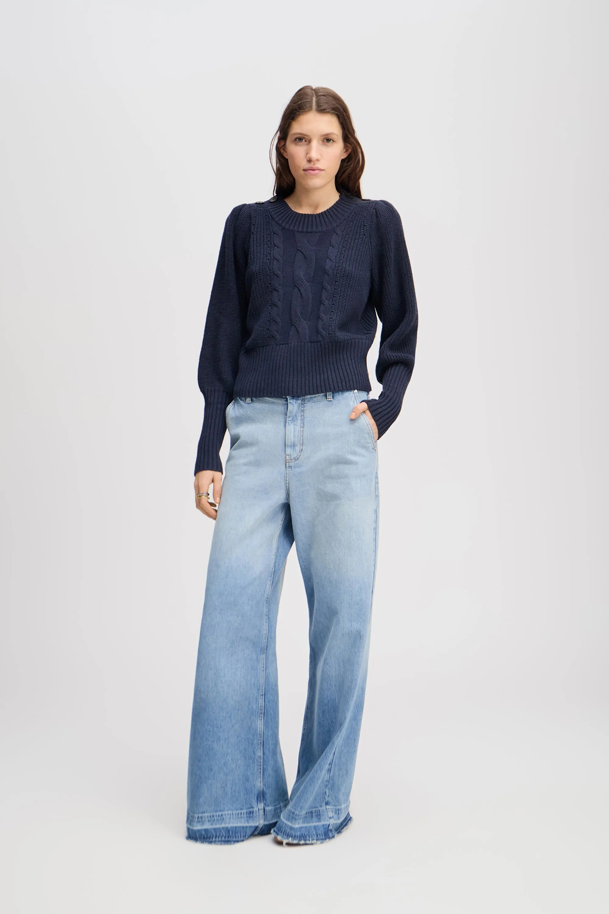 LYSTA - NAVY sold by Munthe