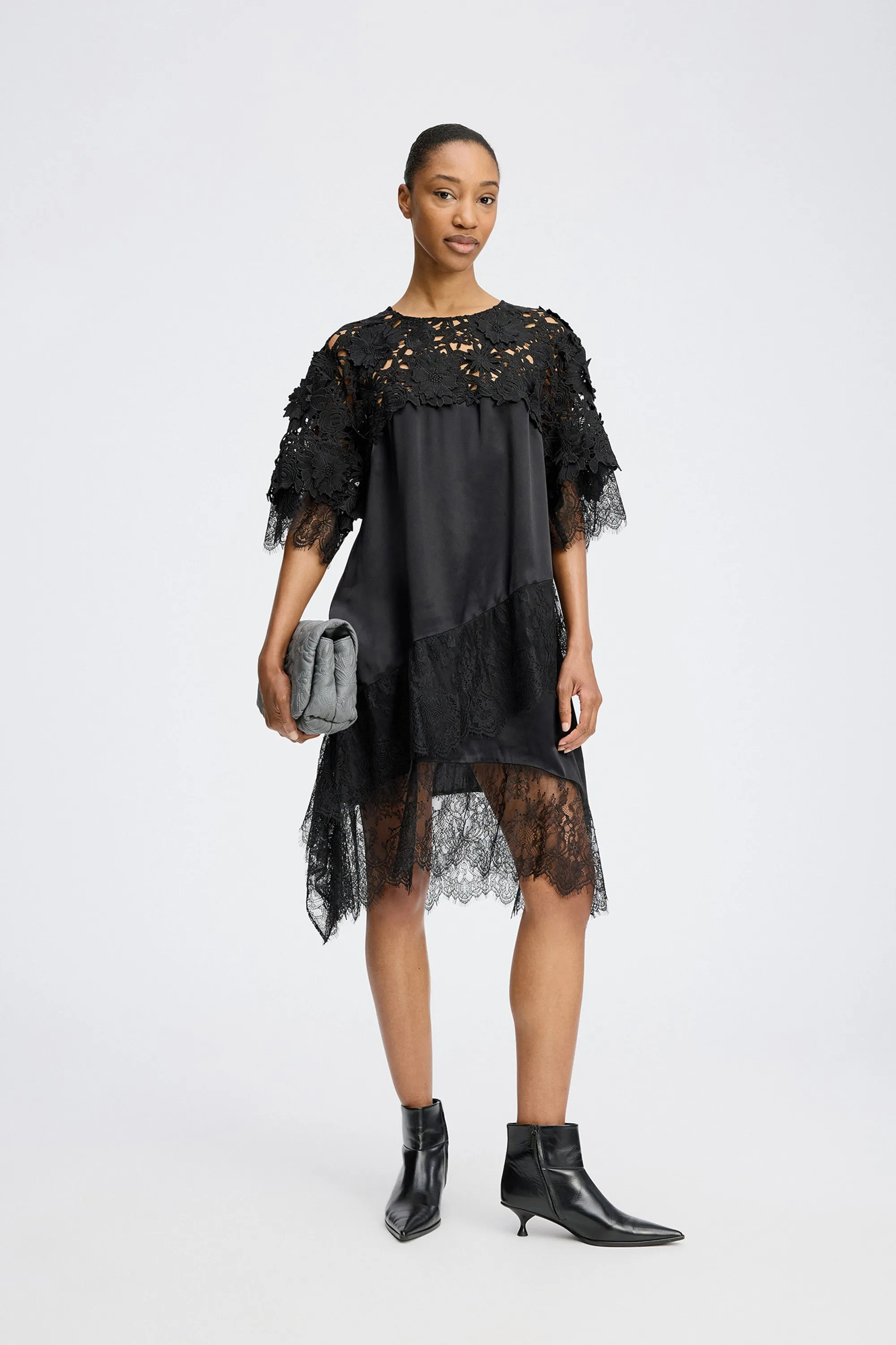 RADA - BLACK sold by Munthe