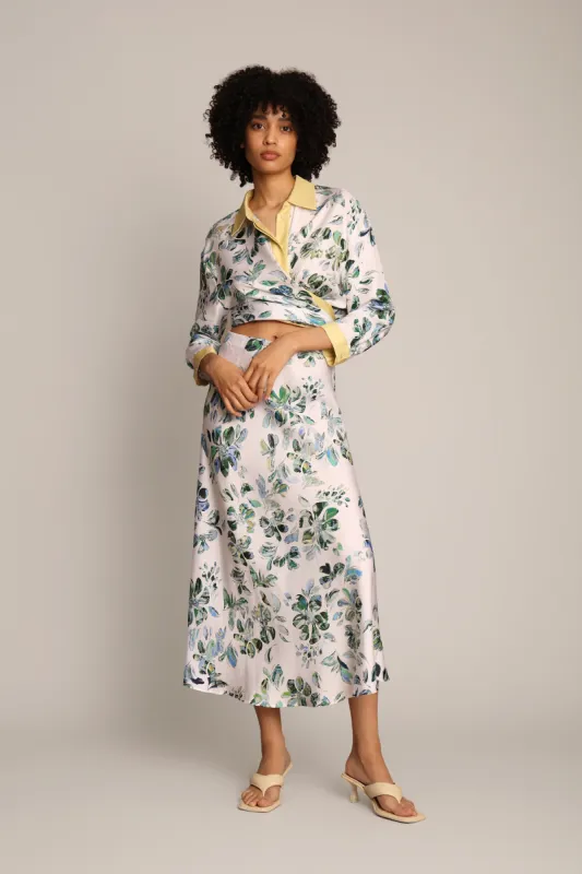 UNDER sold by Munthe