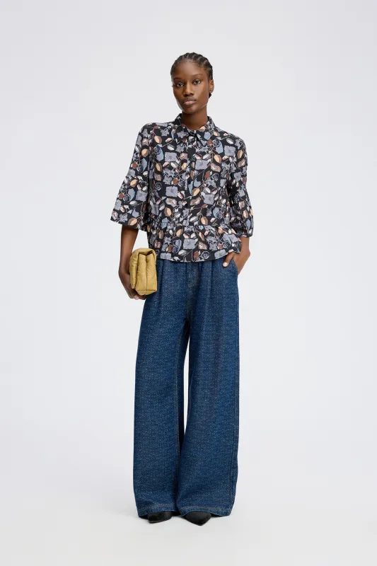 ROSEWELL - BLACK sold by Munthe