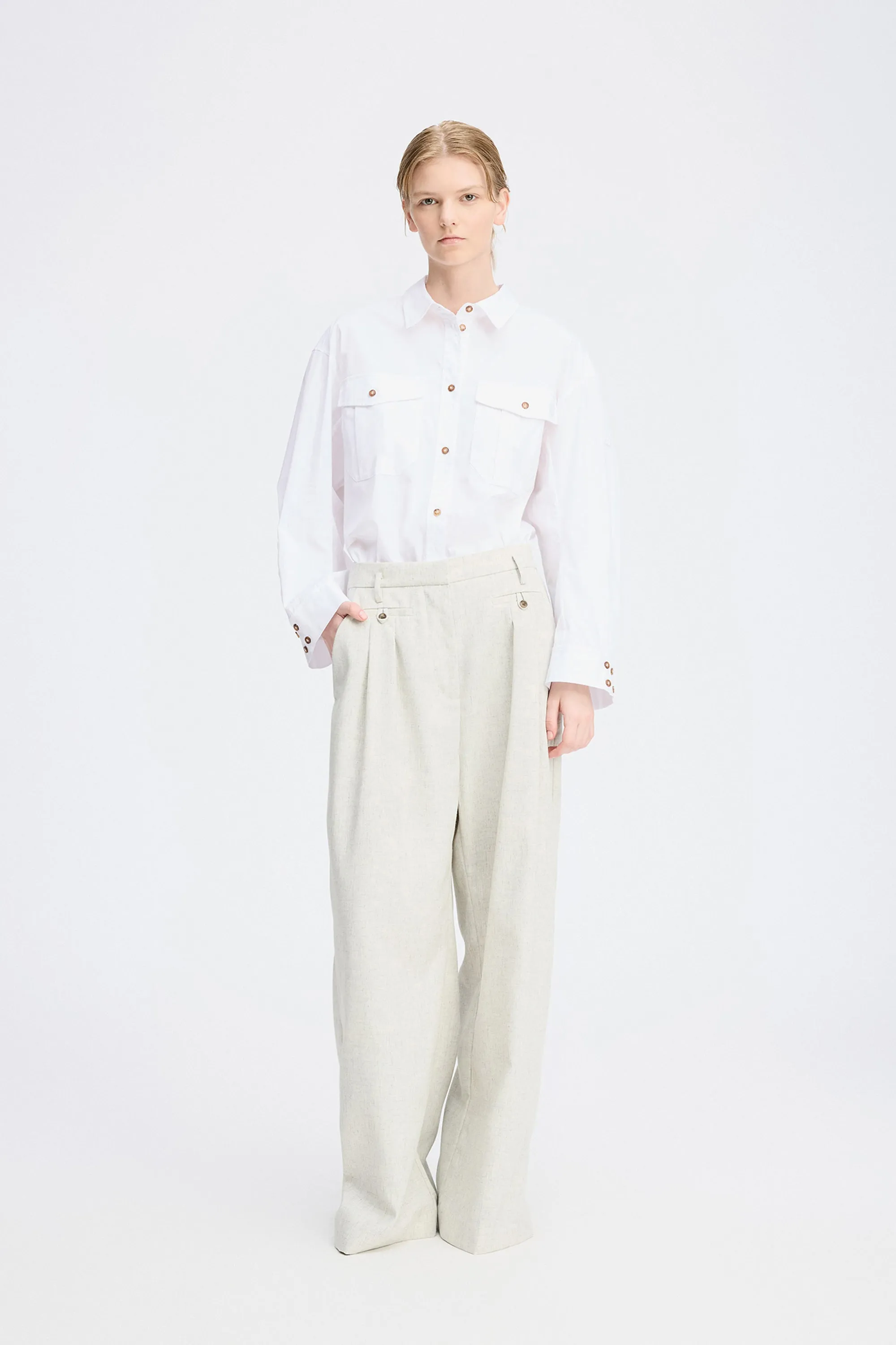 ROBBIE - LIGHT GREY sold by Munthe